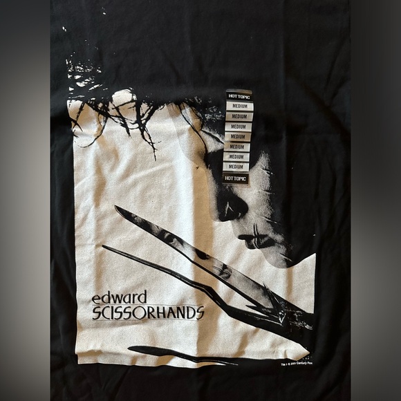NWT Edward Scissorhands T-shirt size Medium Hot Topic 🆕 - Picture 2 of 6